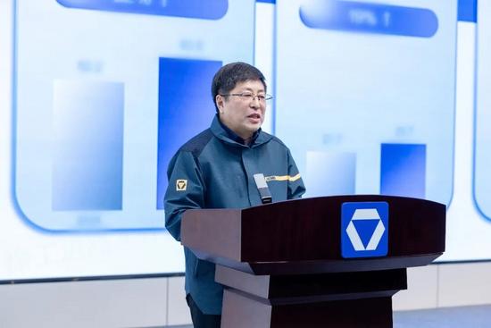 启新程 攀高峰 · 2026徐工道路营销工作会议聚势谋远,共赴征途 启新程 攀高峰 · 2026徐工道路营销工作会议聚势谋远,共赴征途