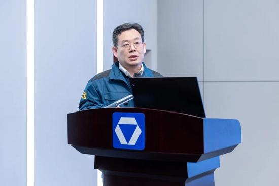 启新程 攀高峰 · 2026徐工道路营销工作会议聚势谋远,共赴征途 启新程 攀高峰 · 2026徐工道路营销工作会议聚势谋远,共赴征途