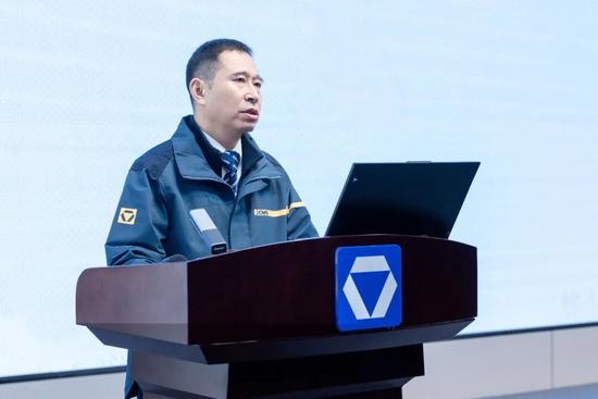 启新程 攀高峰 · 2026徐工道路营销工作会议聚势谋远,共赴征途 启新程 攀高峰 · 2026徐工道路营销工作会议聚势谋远,共赴征途