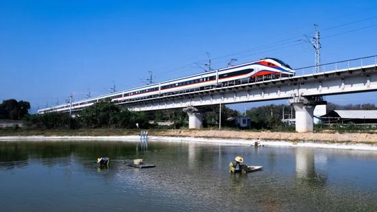 圆满“跨国恋”!这两名铁路人,回国结婚了|火车·悦读 圆满“跨国恋”!这两名铁路人,回国结婚了|火车·悦读