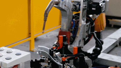 汽车&点焊〡埃斯顿为汽车行业打造“软硬一体”全场景焊接解决方案