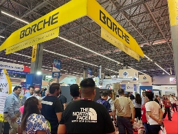 震撼！博创四台智能注塑机闪耀墨西哥展