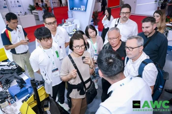 燃动鹏城！AWC 2024开幕首日智能网联汽车行业巨头齐聚，探索未来出行新风向！