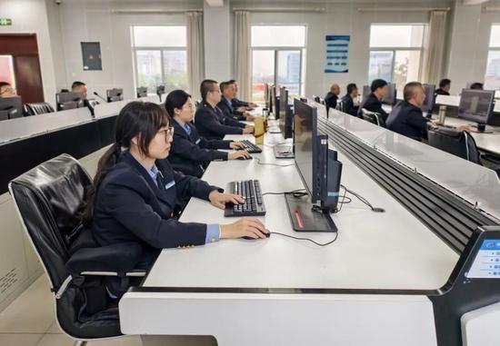 定岗不到半年，7名“00后”小姑娘屡屡获奖！