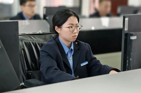 定岗不到半年，7名“00后”小姑娘屡屡获奖！